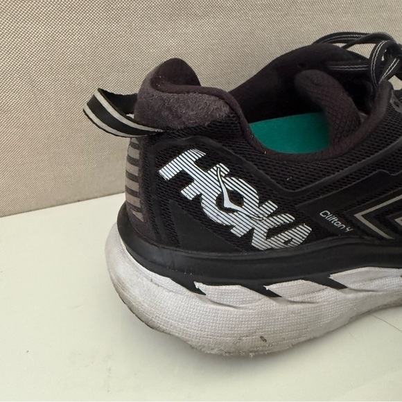 Men\'s Hoka One Clifton Black Running Sneakers size US9 main image 8